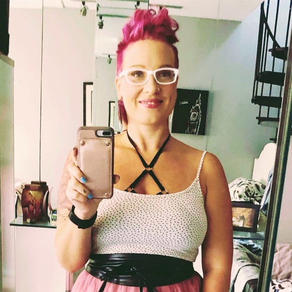 Meet your Posher, Angela - Picture 2 of 7